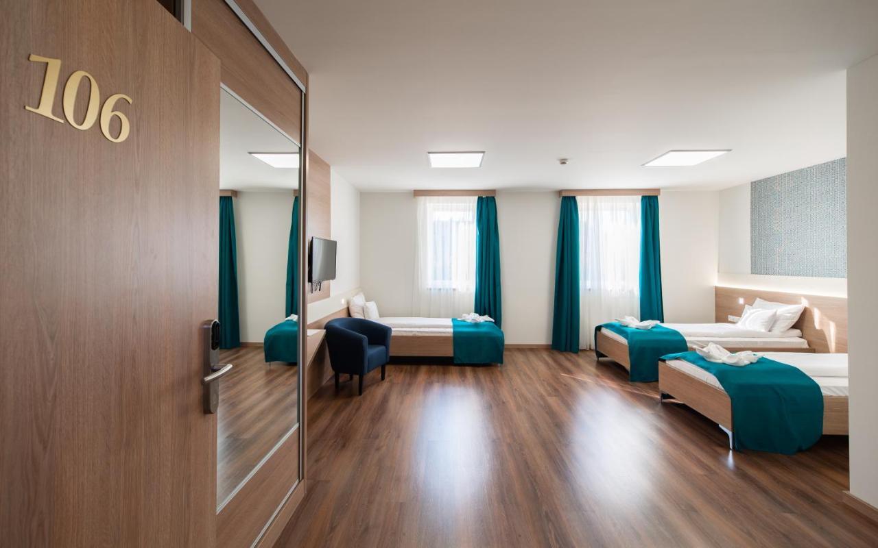 Hotel Szeghalom Готель 4*
