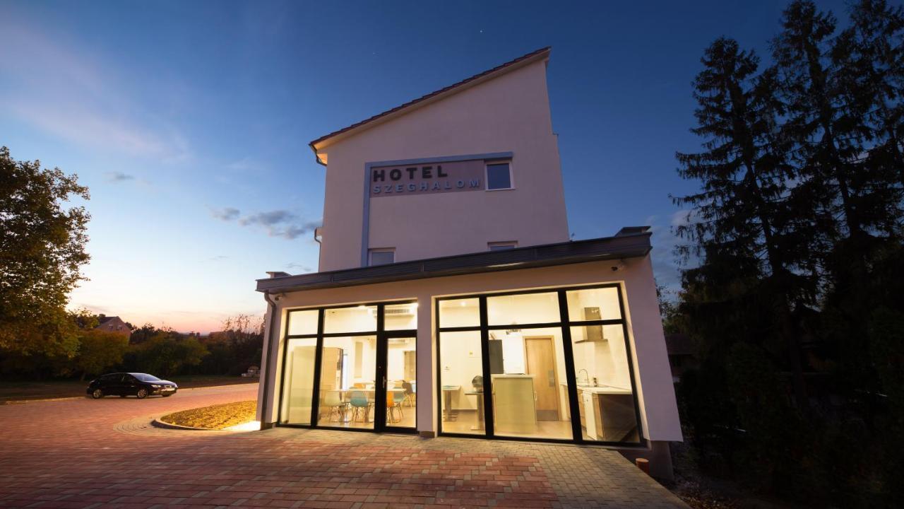 Готель Hotel Szeghalom